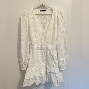 White Zara dress with waistband and long sleeves. Size M